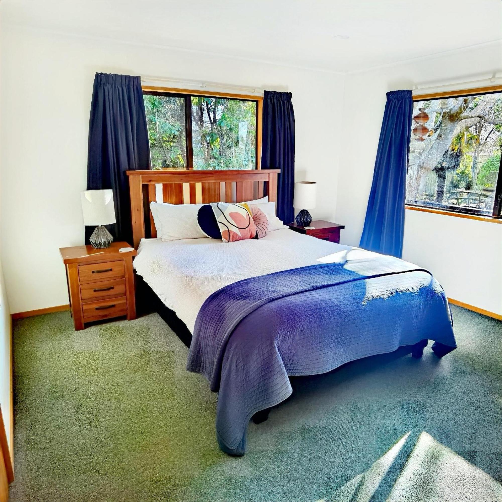 The Lancewoods Villa Te Anau Exteriör bild